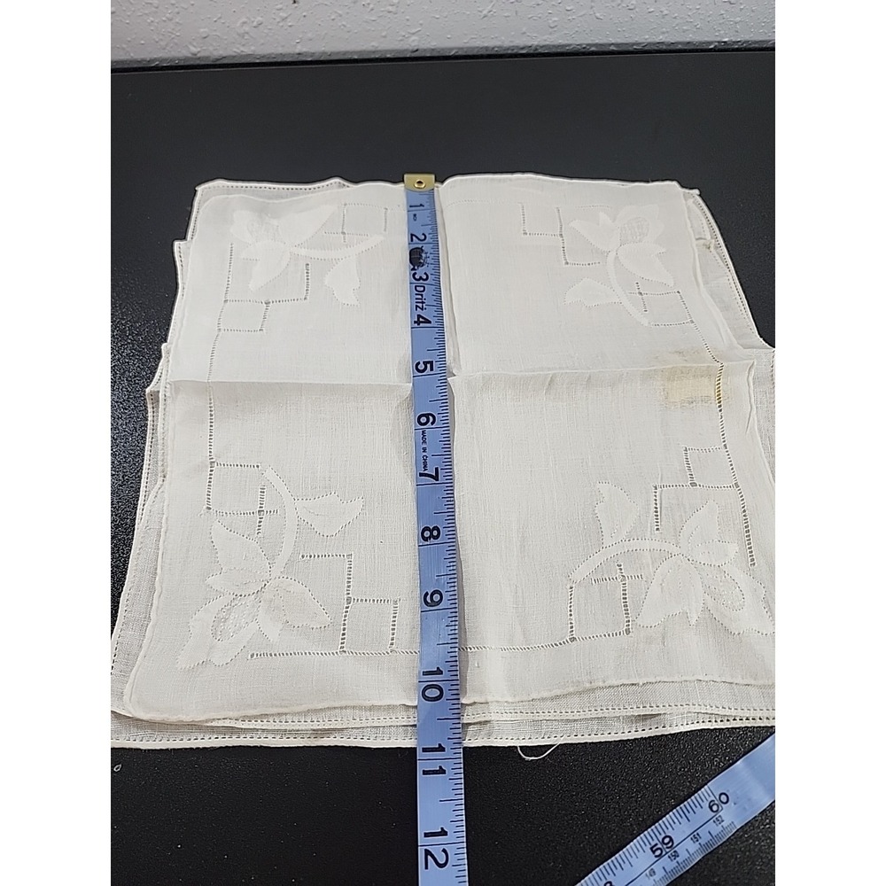 Vintage Dainty White Linen Hankie with Lace Trim Wedding Set Of 3 - Picture 8 of 8